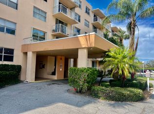 500 Executive Center Dr APT 3B, West Palm Beach, FL 33401