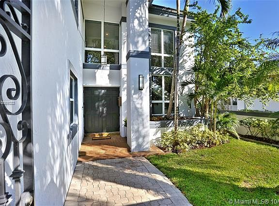 3rd image of 1221 Campo Sano Ave
