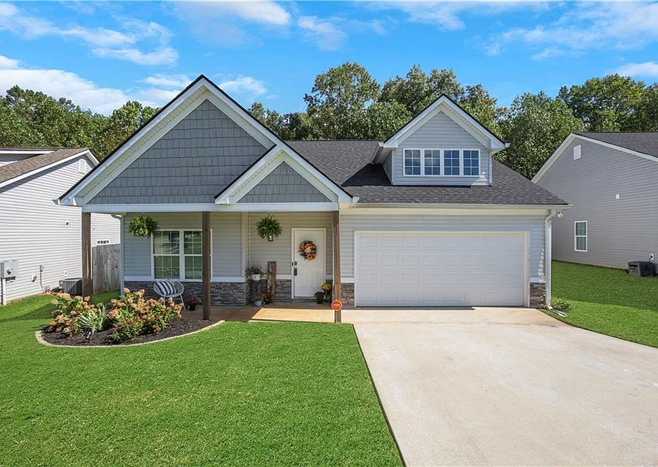1st image of 306 Highland Pointe Dr