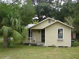 303 SE 2nd St, Chiefland, FL 32626
