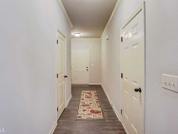 5th image of 5241 Birch Ct