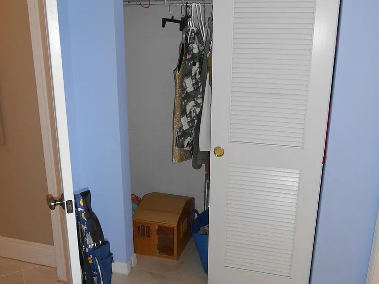 2615 NE 1st Ct #406 — Photo 28