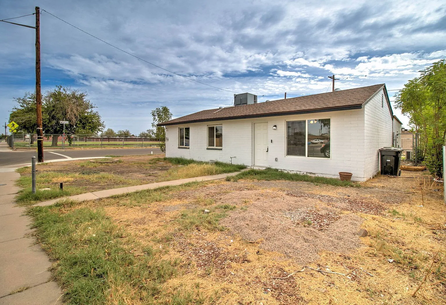 3 bed, 1.0 bath, 1170 sqft, $1,750 — Photo 1