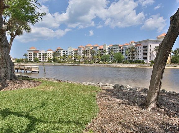 3rd image of 136 Harbor Village Point S