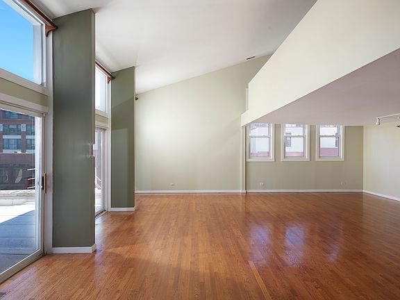 4th image of 714 S Dearborn St #Penthouse 9