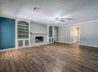 200 S Birch St, Van, TX 75790