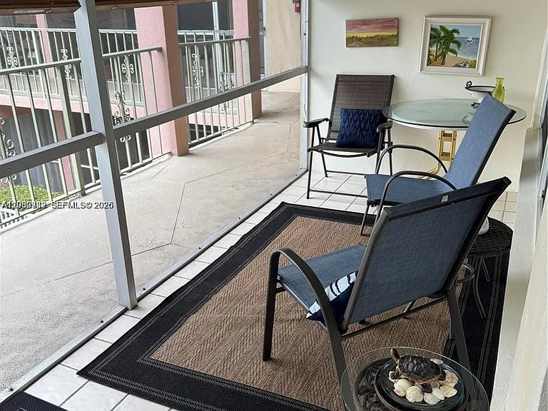 100 SE 6th Ave #207 — Photo 8