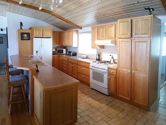 3rd image of 1115 E Hess Lake Dr