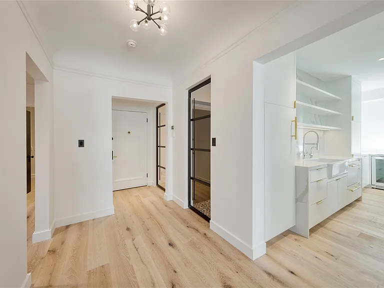 2145 Franklin St #4 — Photo 13