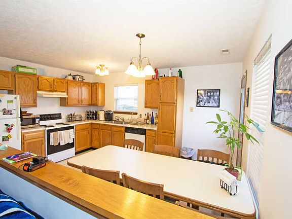 4th image of 142 Kensal Ct
