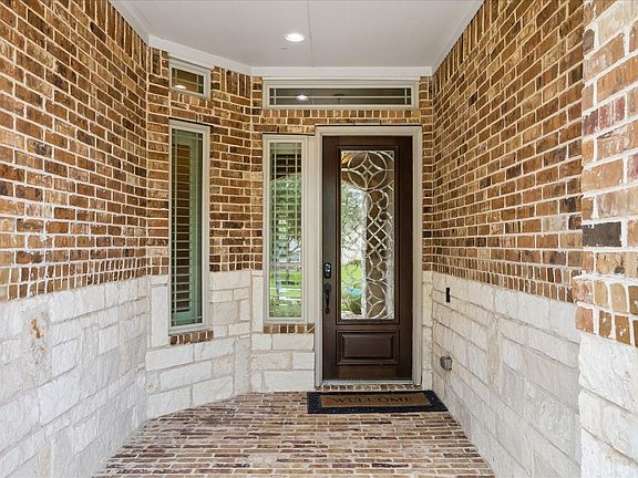 2nd image of 713 Victory Terrace Ln