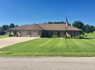 427 Freedom Trl, Sparta, TN 38583