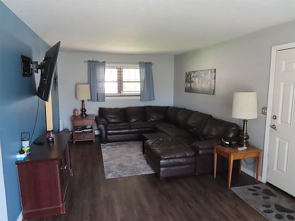 5th image of 12697 Walnut Dr