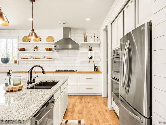 5th image of 683 Tiger Lily Way