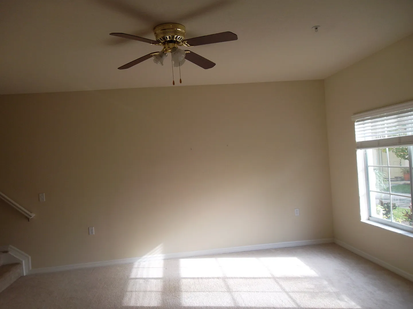 Beautiful Townhome In Gated Community — Photo 4