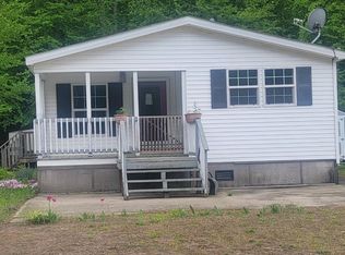137 Pebblewood Dr #141, Charlestown, NH 03603