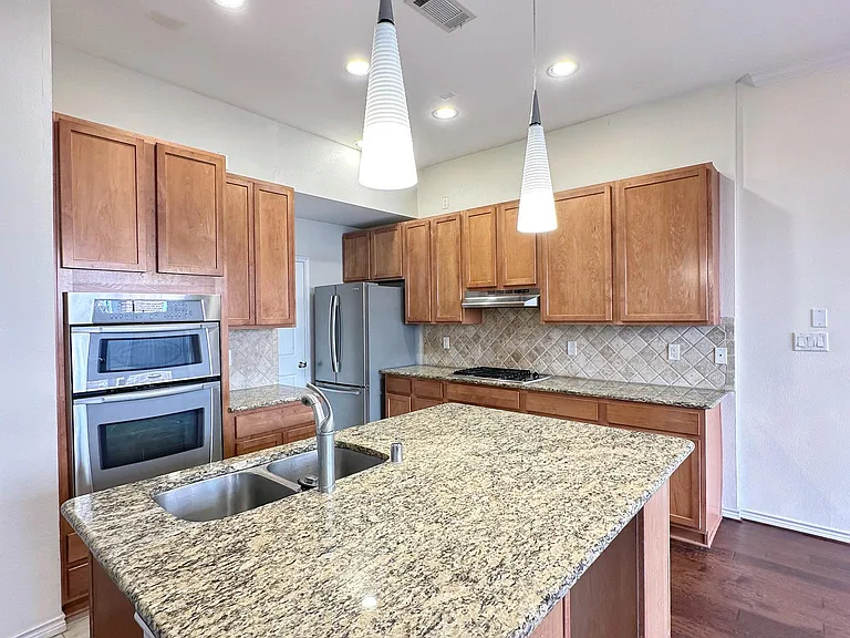 1206 Emerald Glen Trl — Photo 8