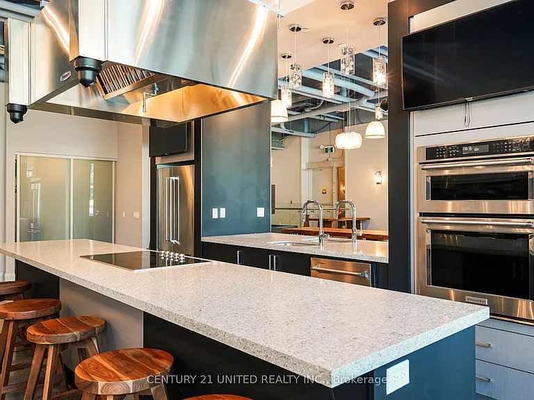 100 Bond St E #204 — Photo 11