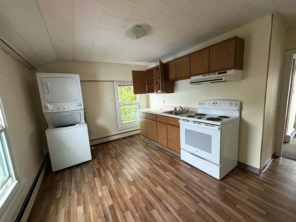 1106 Court St #2