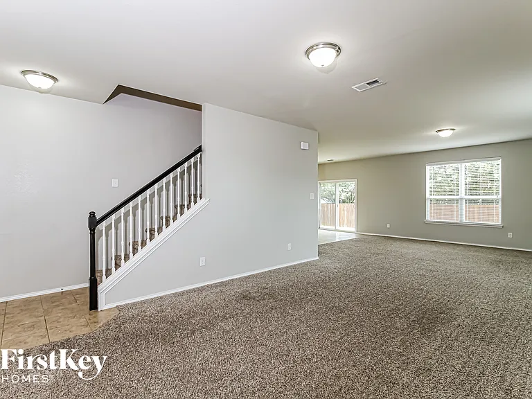 2209 Windsor Farms Dr — Photo 3