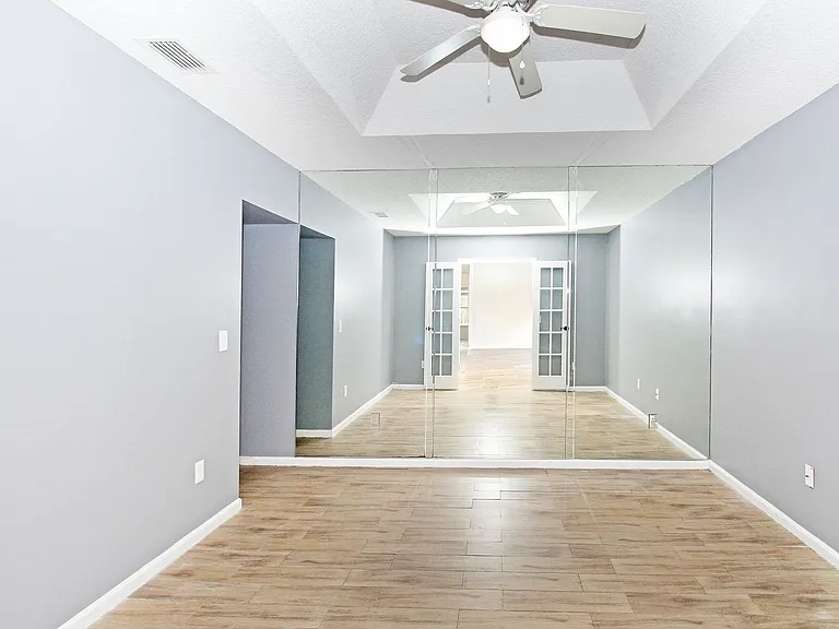896 Rose Ct — Photo 16