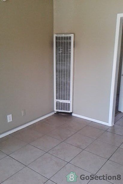 2nd image of 11226 S Figueroa St APT 4