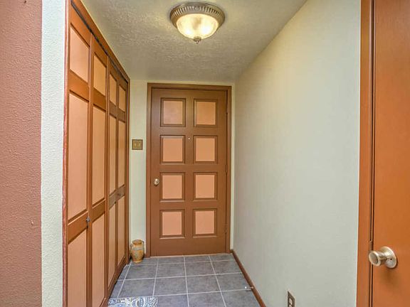 3rd image of 5300 Mariposa Dr NW
