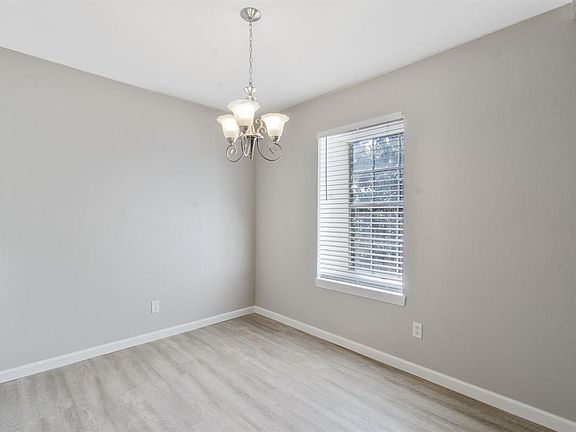 5th image of 8943 Gaylord Dr APT 228