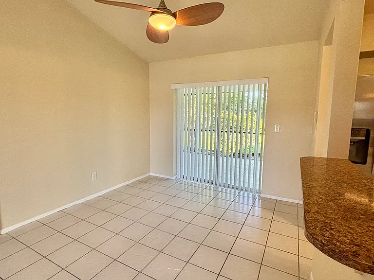 1715 SE 6th Ln — Photo 9