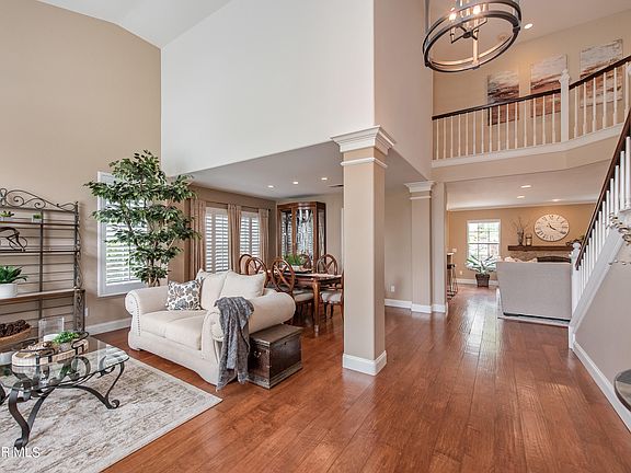 5th image of 2323 Gillingham Cir