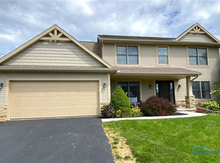 25214 Fox Hunt Dr, Perrysburg, OH 43551