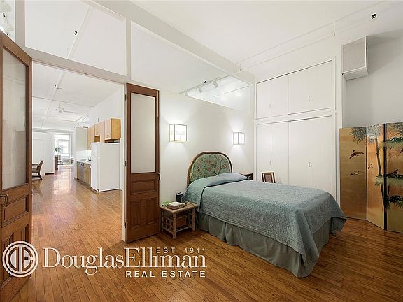 5th image of 16 E 17th St #4THFLOOR