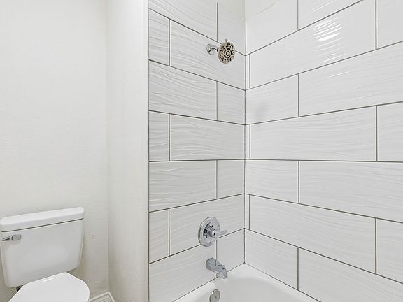 4th image of 1611 Heather Glen Ct