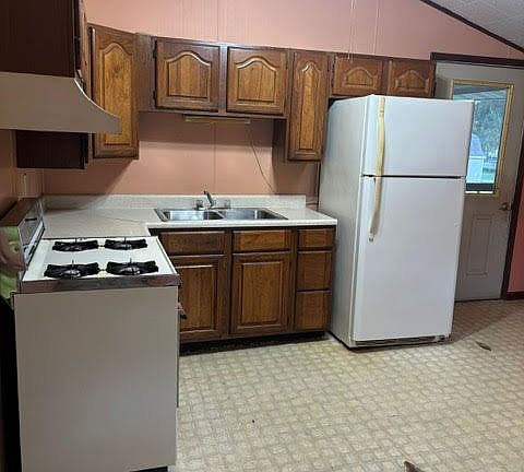 4th image of 107 W Lincoln St