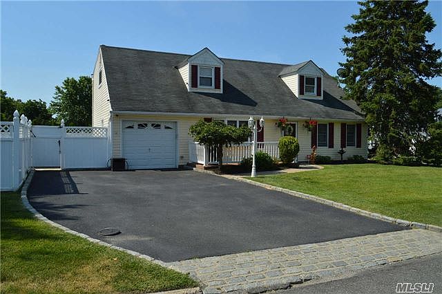 1st image of 62 Rosemont Ave