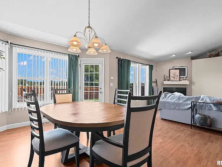 2721 Carl Prairie Dr — Photo 16