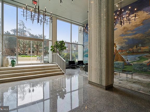 5th image of 604 S Washington Sq APT 1717
