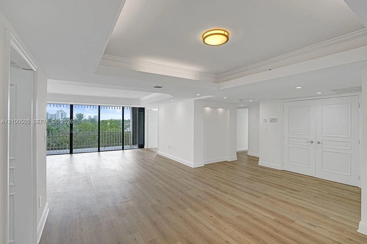 Grove Isle Condo — Photo 2