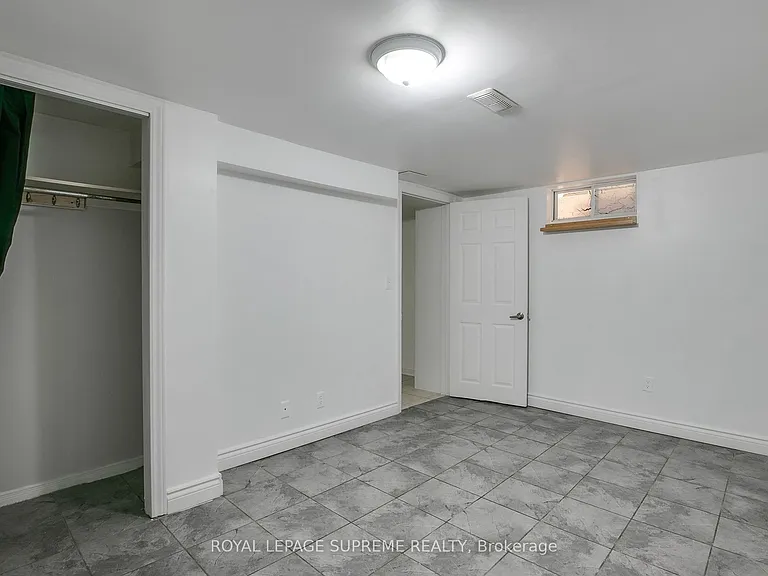 422 Oakwood Ave #BASEMENT — Photo 8