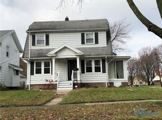 1702 Norcross Dr, Oregon, OH 43616