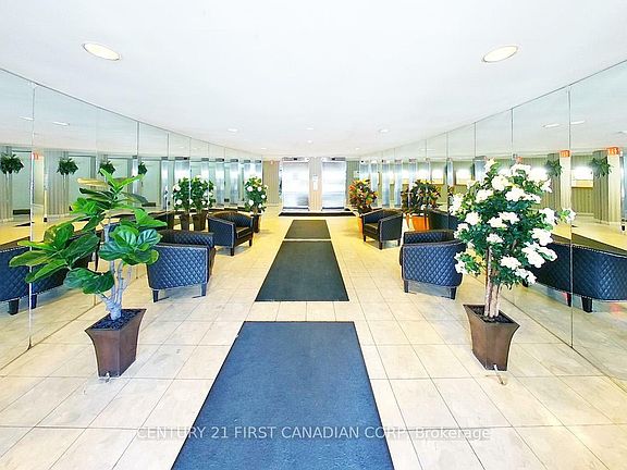 3rd image of 570 Proudfoot Ln #1003