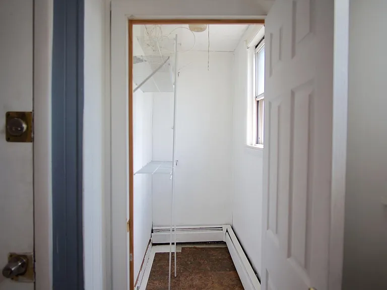 48 America St #3A — Photo 5