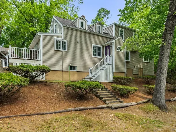 105 Brookside Rd, Braintree, MA 02184