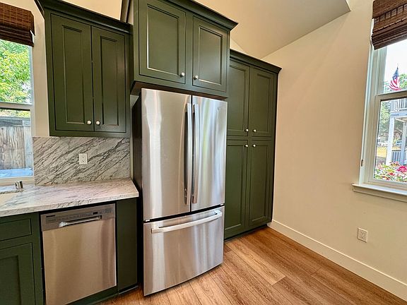 5th image of 305 1/2 Coloma St