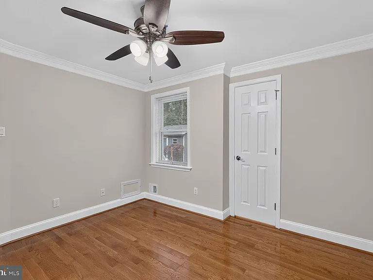 1813 Florin St — Photo 9