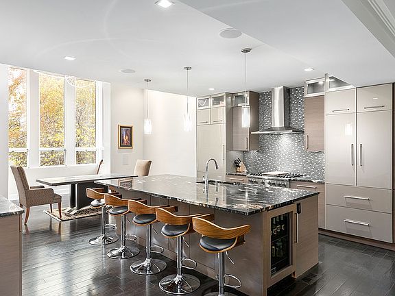 4th image of 3149 O St NW