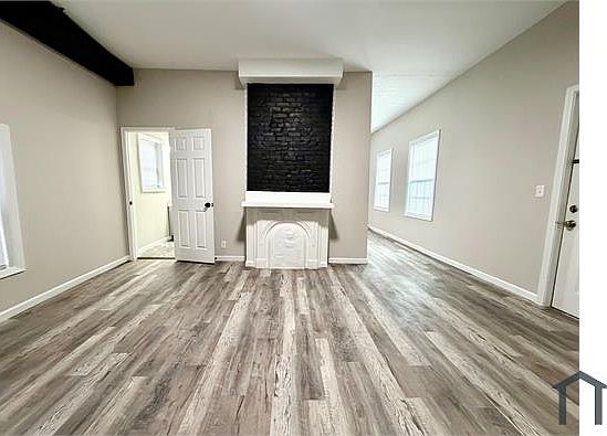 3rd image of 1917 W Madison St #1F