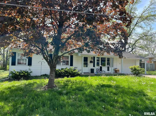 354 E Chester St, Nashville, IL 62263