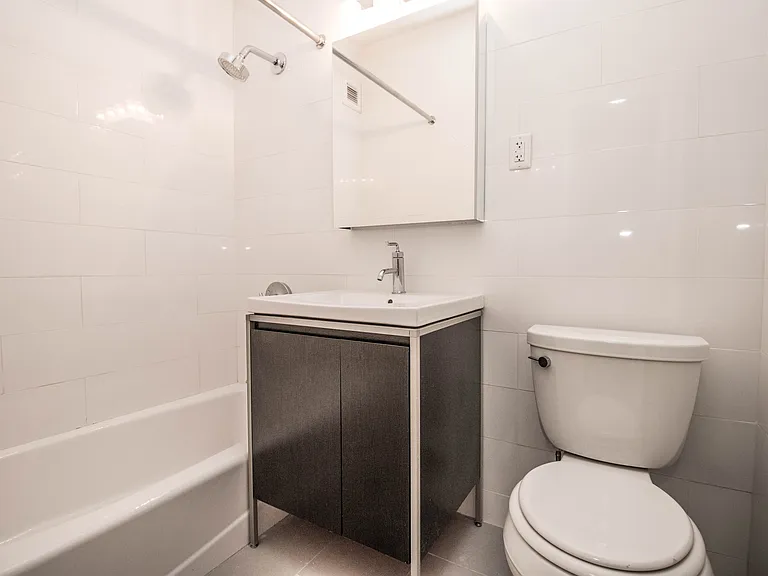 4 Park Ave #5F — Photo 4