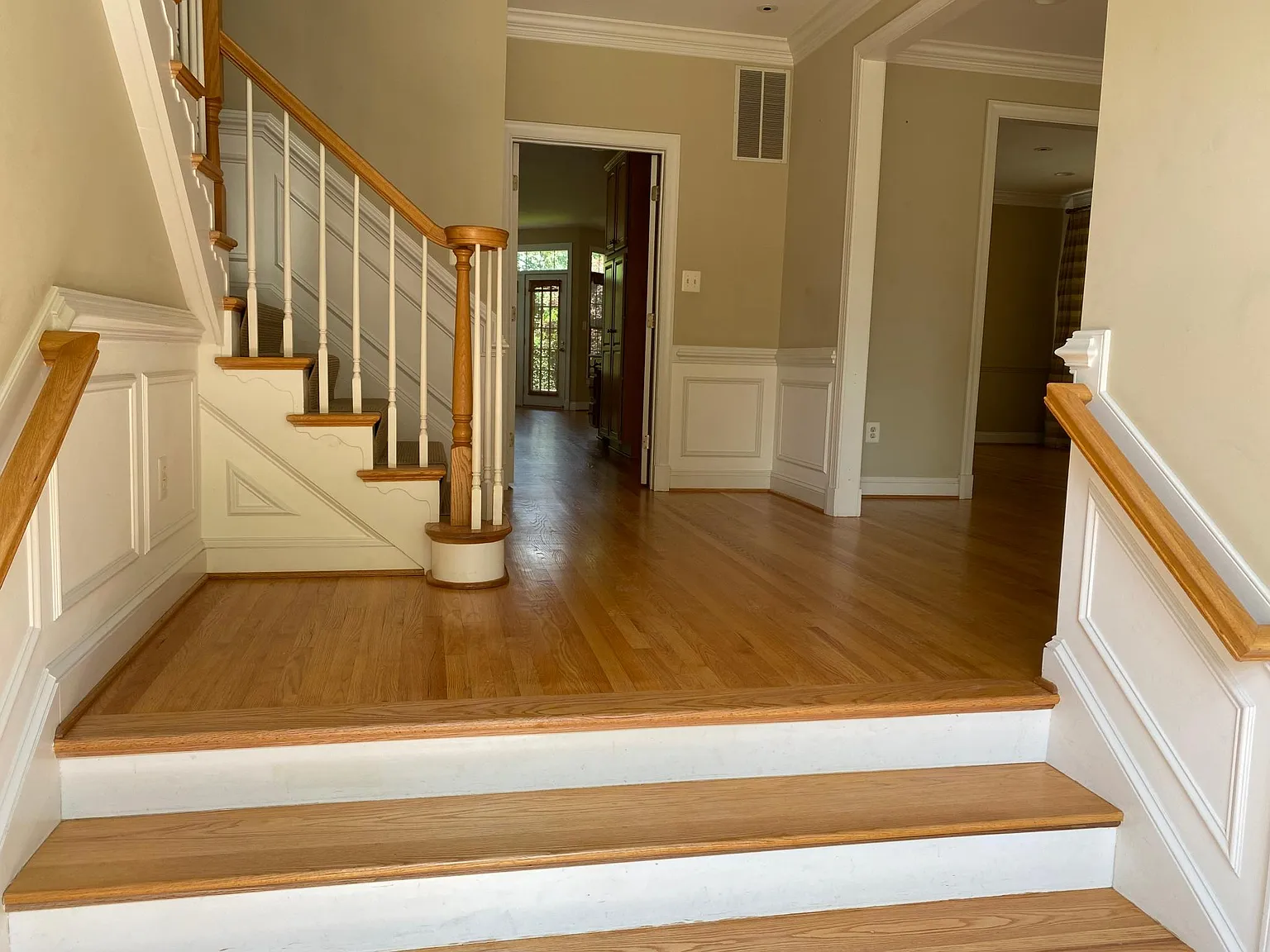 4 bed, 4.5 bath, 3606 sqft, $7,200 — Photo 4